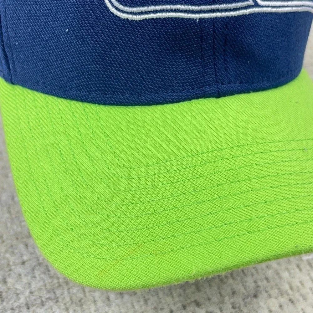 Seattle Seahawks Hat Cap Stretch Flex Fit Size M/L Blue Baseball Dad 39Thirty